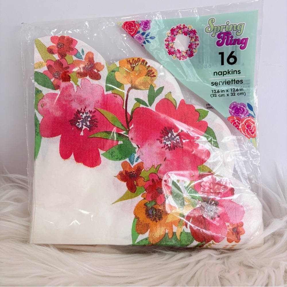 🔵 SPRING FLING Floral paper NAPKINS with scalloped edge